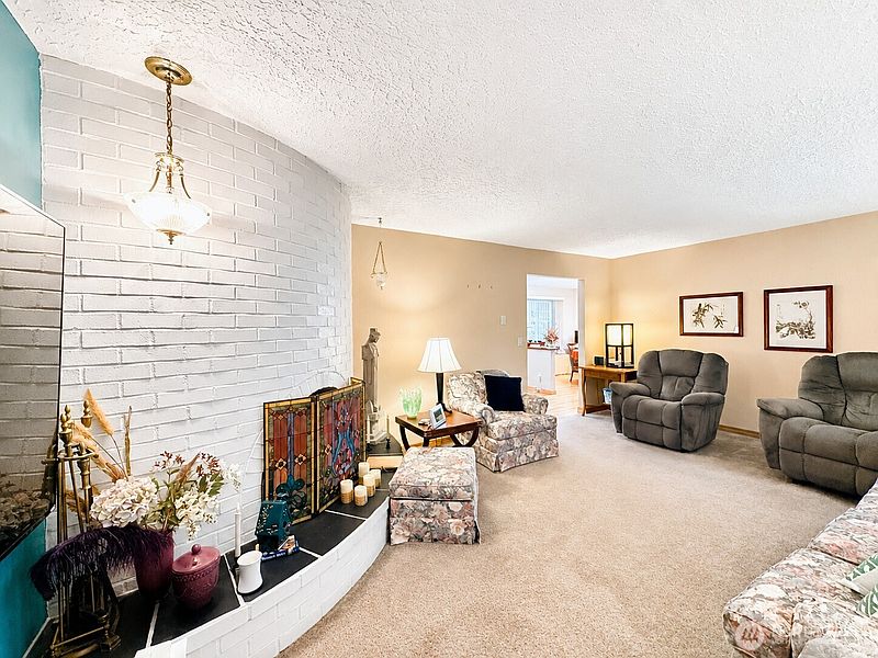3rd image of 8601 NE 57th Street