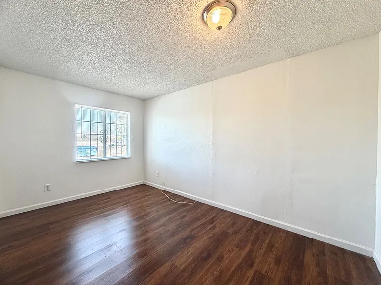 3427 E Cheyenne Ave #A — Photo 28