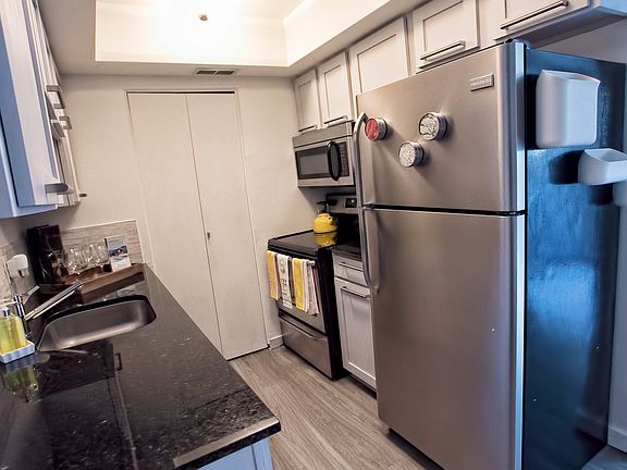4th image of 1221 Algarita Ave APT 355