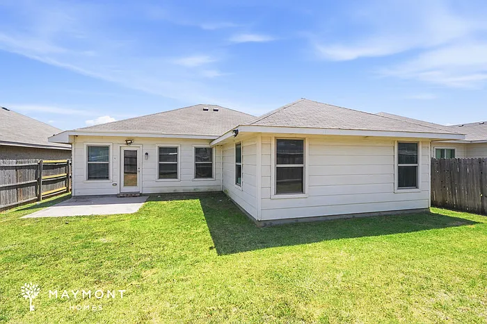 4 bed, 2.0 bath, 1680 sqft, $2,075 — Photo 3