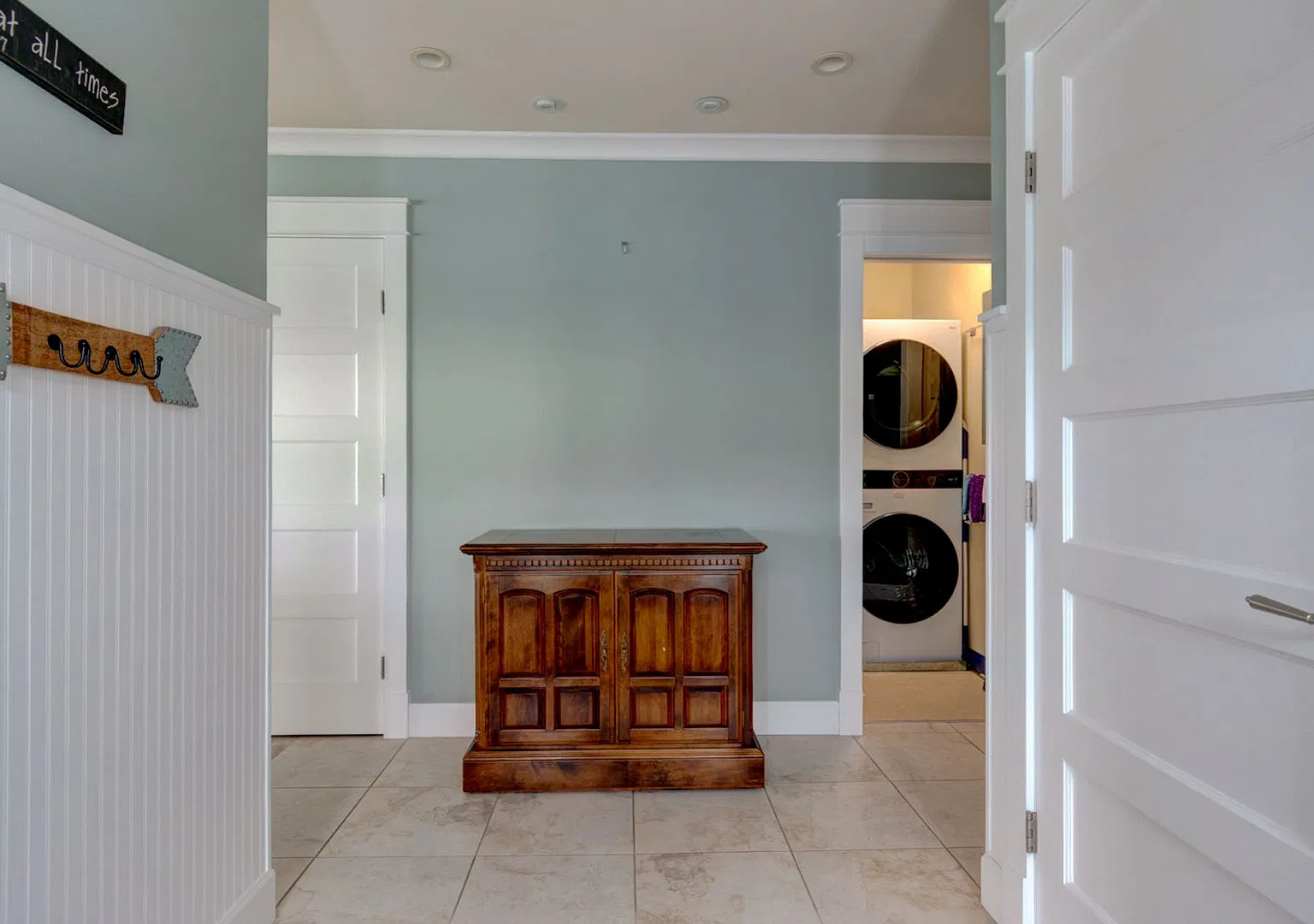 Beautiful Furnished Waterfront Condo with Stunning Harbor Views! — Photo 2