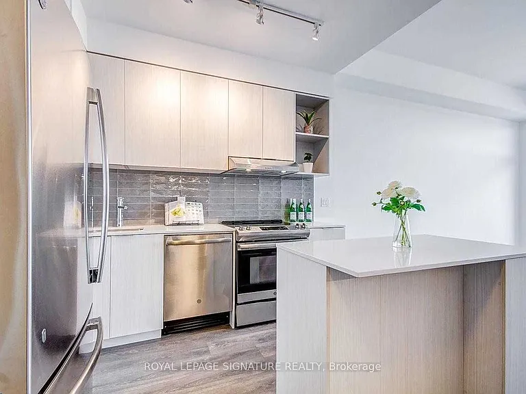 2520 Eglinton Ave W #1408 — Photo 6