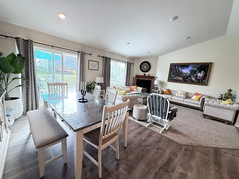 14250 Cheshire Ln N — Photo 10