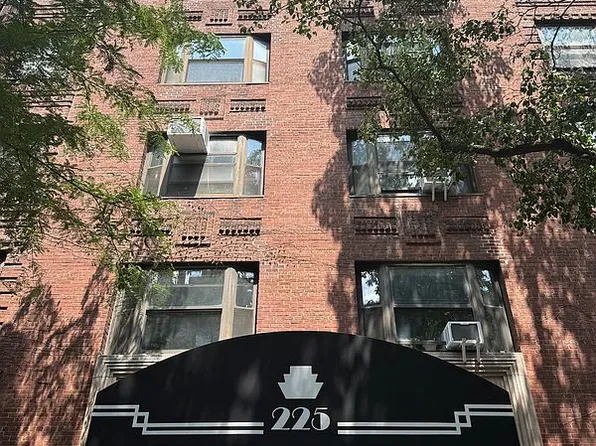 225 E 74th St APT 4D, New York, NY 10021