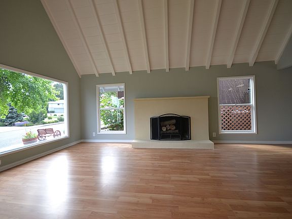 5th image of 135 Manzanita Dr
