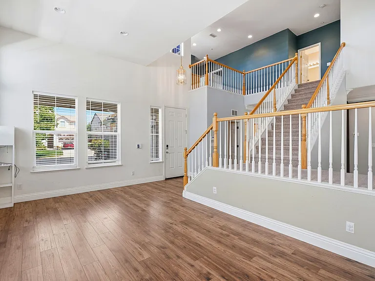 871 Larkspur Ln — Photo 27