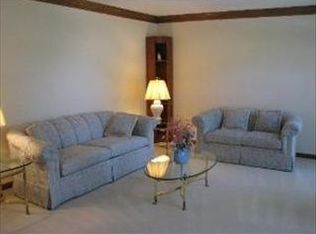 1841 Golden Pond Ln, Wheaton, IL