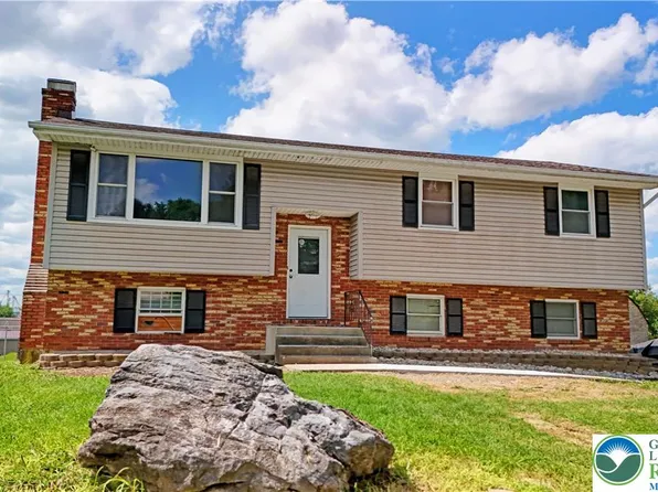 467 W Locust Ln, Nazareth, PA 18064