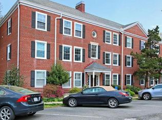4817 31st St S APT A2, Arlington, VA 22206