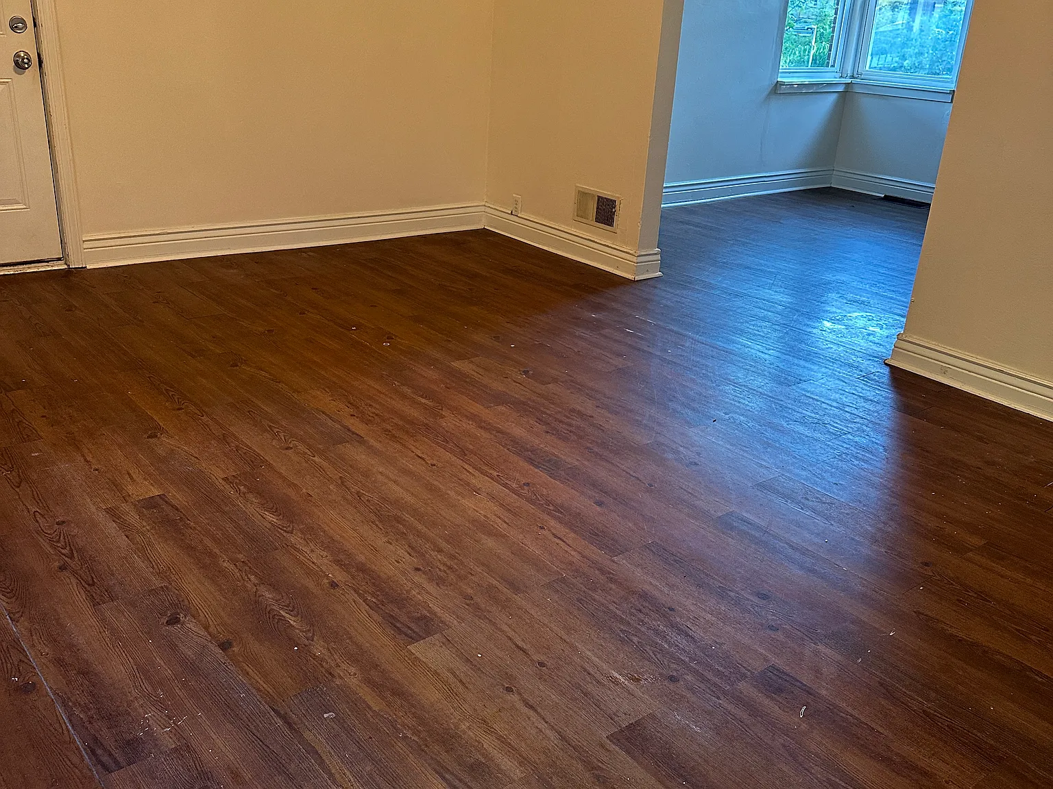 3 bed, 1.5 bath, 1900 sqft, $1,500 — Photo 2