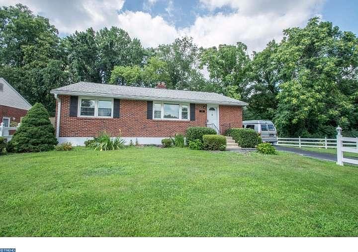 1st image of 28 Sheffield Manor Dr