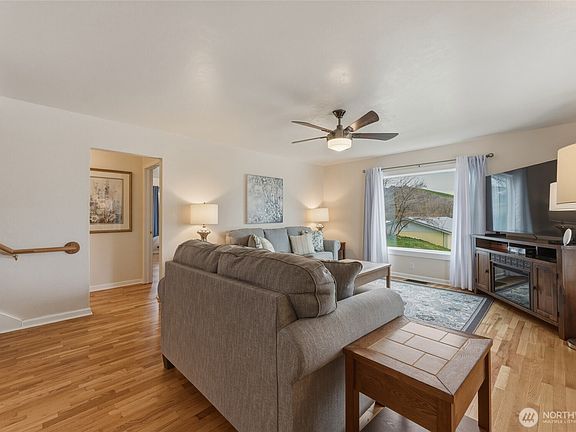 4th image of 315 Thorn Hollow Road