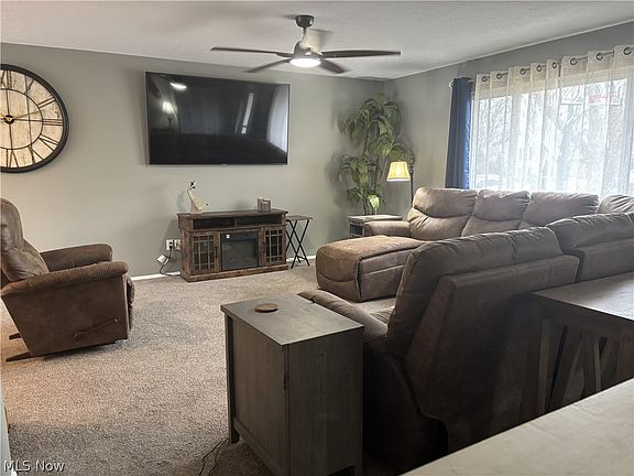 4th image of 236 Northfield Dr