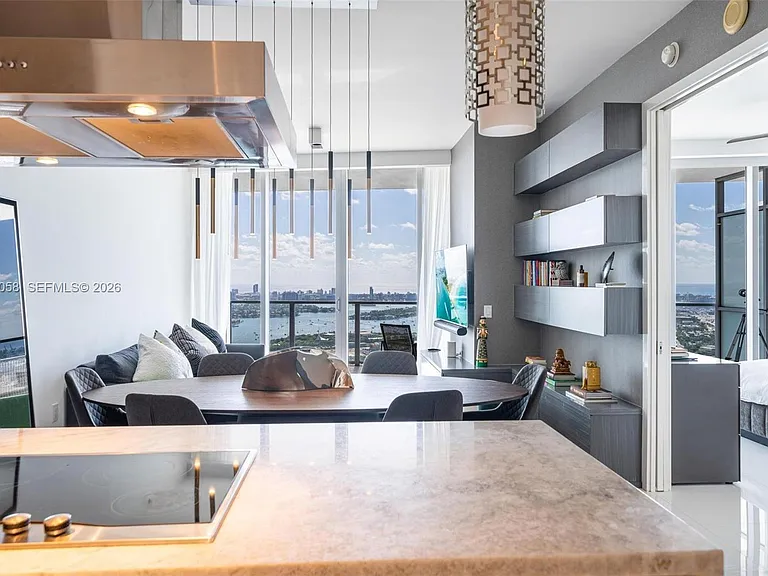 1100 Biscayne Blvd #5203 — Photo 4