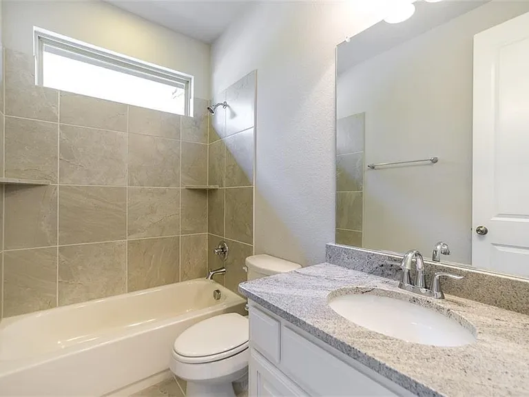 1620 Adams Pl — Photo 3