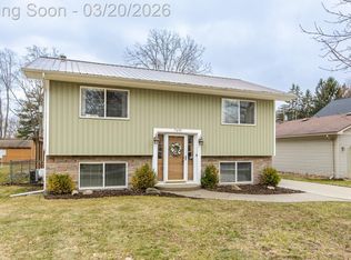 7691 Bridge Rd, Waterford, MI 48329