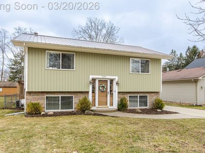 7691 Bridge Rd, Waterford, MI, 48329