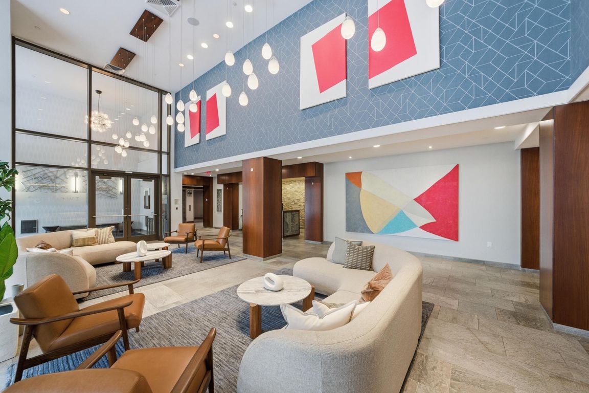 美品☆L'Appartement 
ボートネックアゼKNIT The Addison Eighty50 | Charlotte, NC | Starting at $1,333