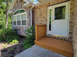 525 Tenny St, Holly, MI 48442