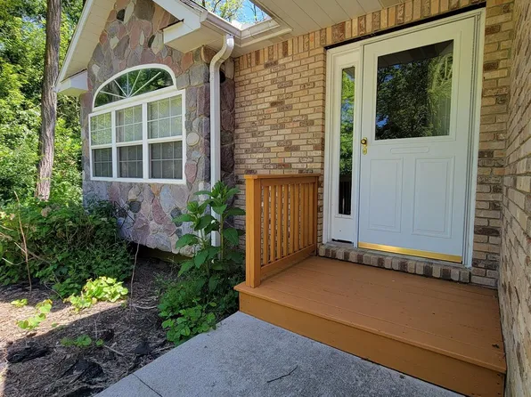 525 Tenny St, Holly, MI 48442