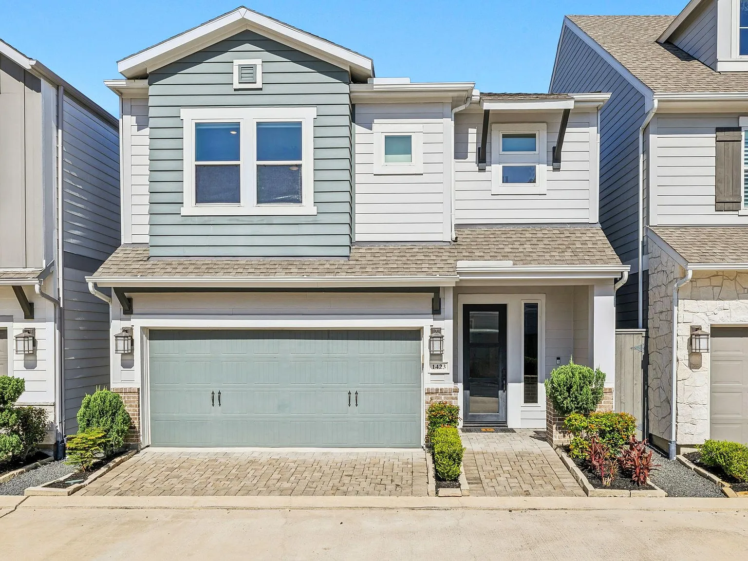 3 bed, 2.5 bath, 2253 sqft, $3,549 — Photo 3