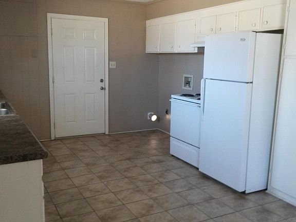 Kitchen & Laundry Area