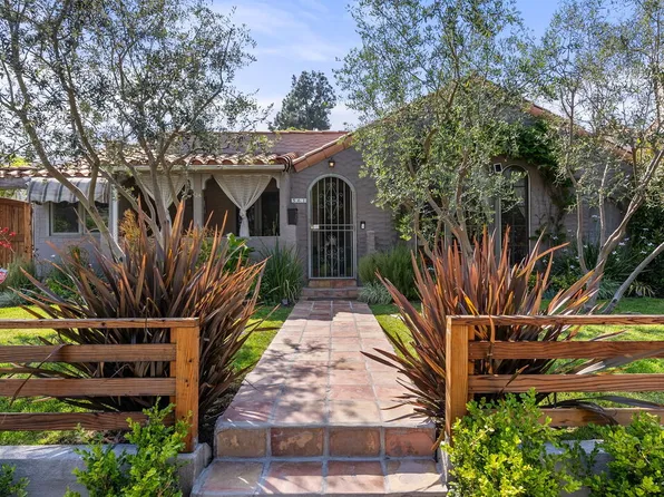 561 N Irving Blvd, Los Angeles, CA 90004