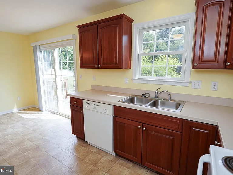 1331 Aspen Dr — Photo 34