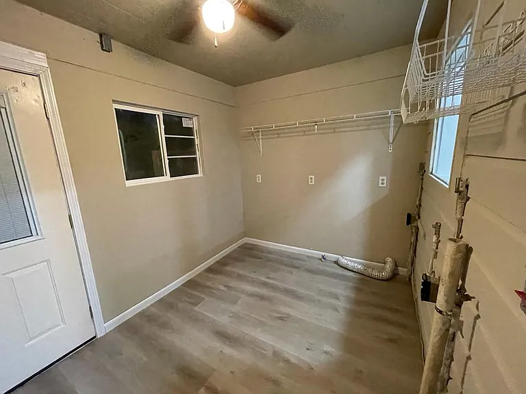 1050 Desoto St — Photo 20