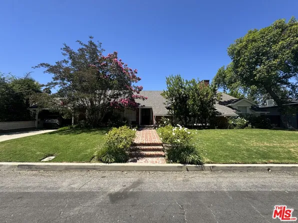 16011 Meadowcrest Rd, Sherman Oaks, CA 91403