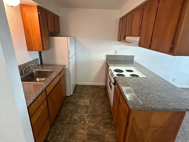 1015 5th Ave SW #14 — Photo 6