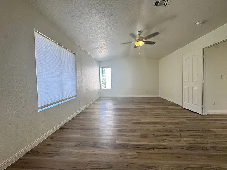 1078 Country Skies Ave — Photo 18