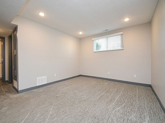 5th image of 542 Park Ave #135
