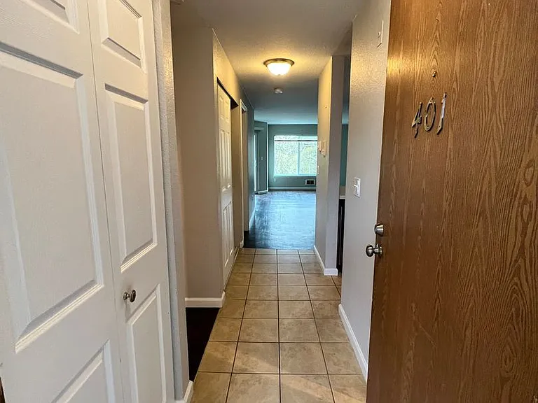 12527 Roosevelt Way NE — Photo 17