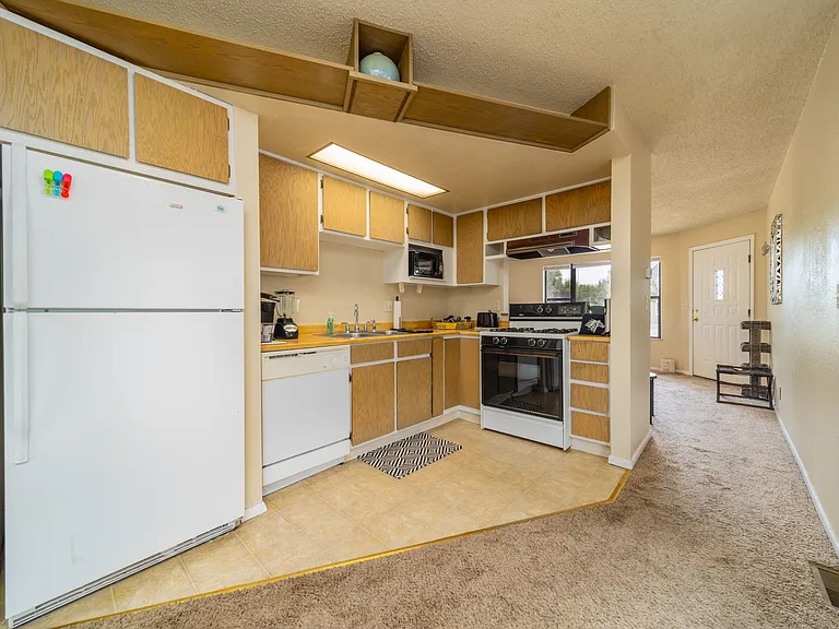 1301 Rood Ave #2 — Photo 7