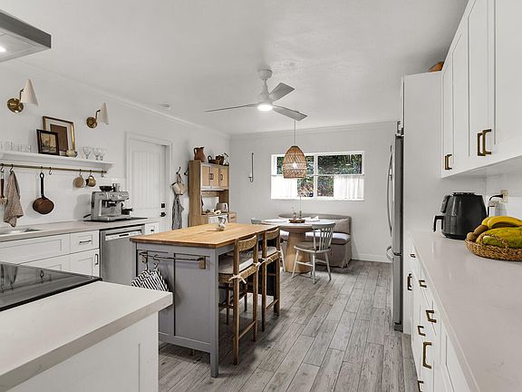 4th image of 1003 Gibraltar Rd