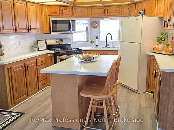 3rd image of 1007 Racoon Rd #94