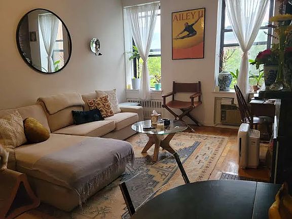 3rd image of 155 W 73rd St APT 4A