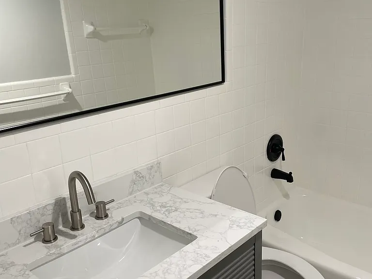 Ranchvale Apartments — Photo 21