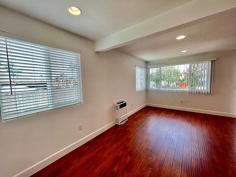 6329-6335 Osler St — Photo 10