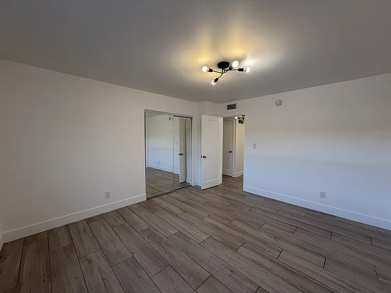 8517 Cedros Ave #5 — Photo 7
