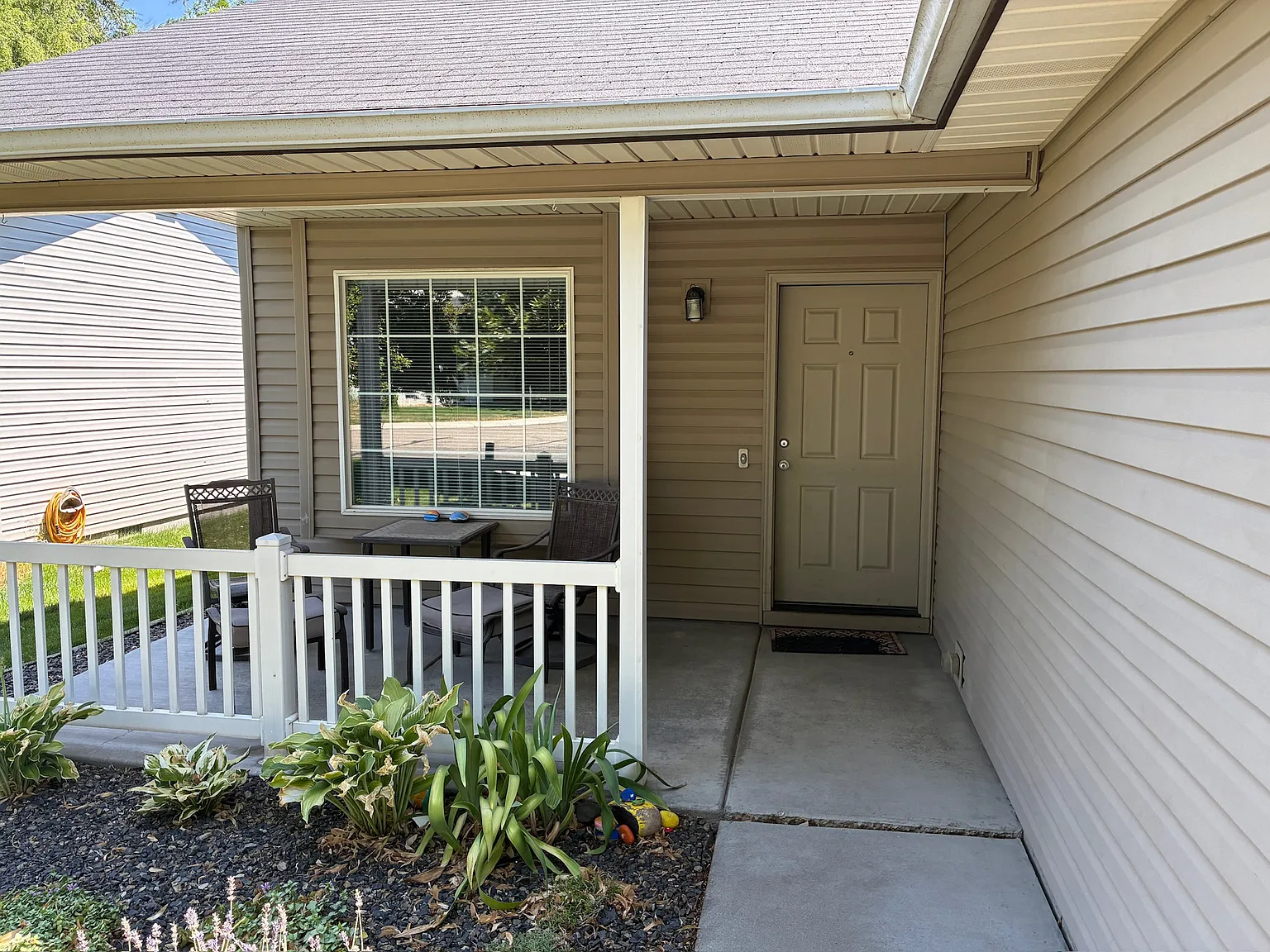 3 bed, 1510 sqft, $2,400 — Photo 2