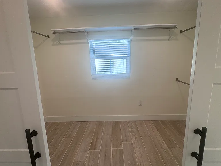 7818 Causeway Blvd N — Photo 12