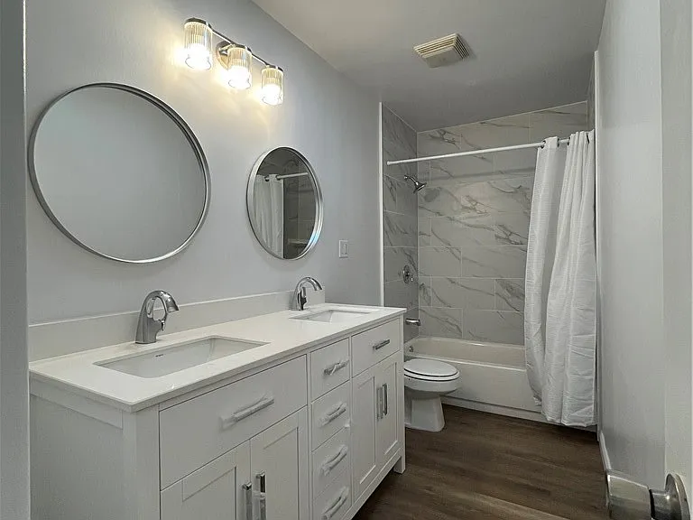18708 Keswick St #18708 — Photo 8