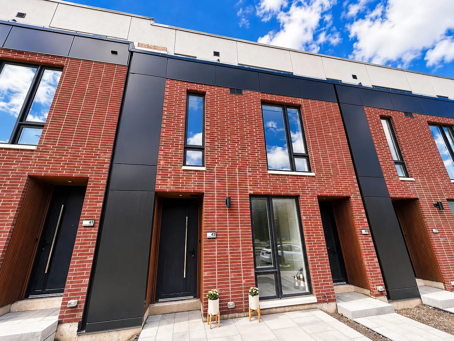 43 Everett Common — Photo 1
