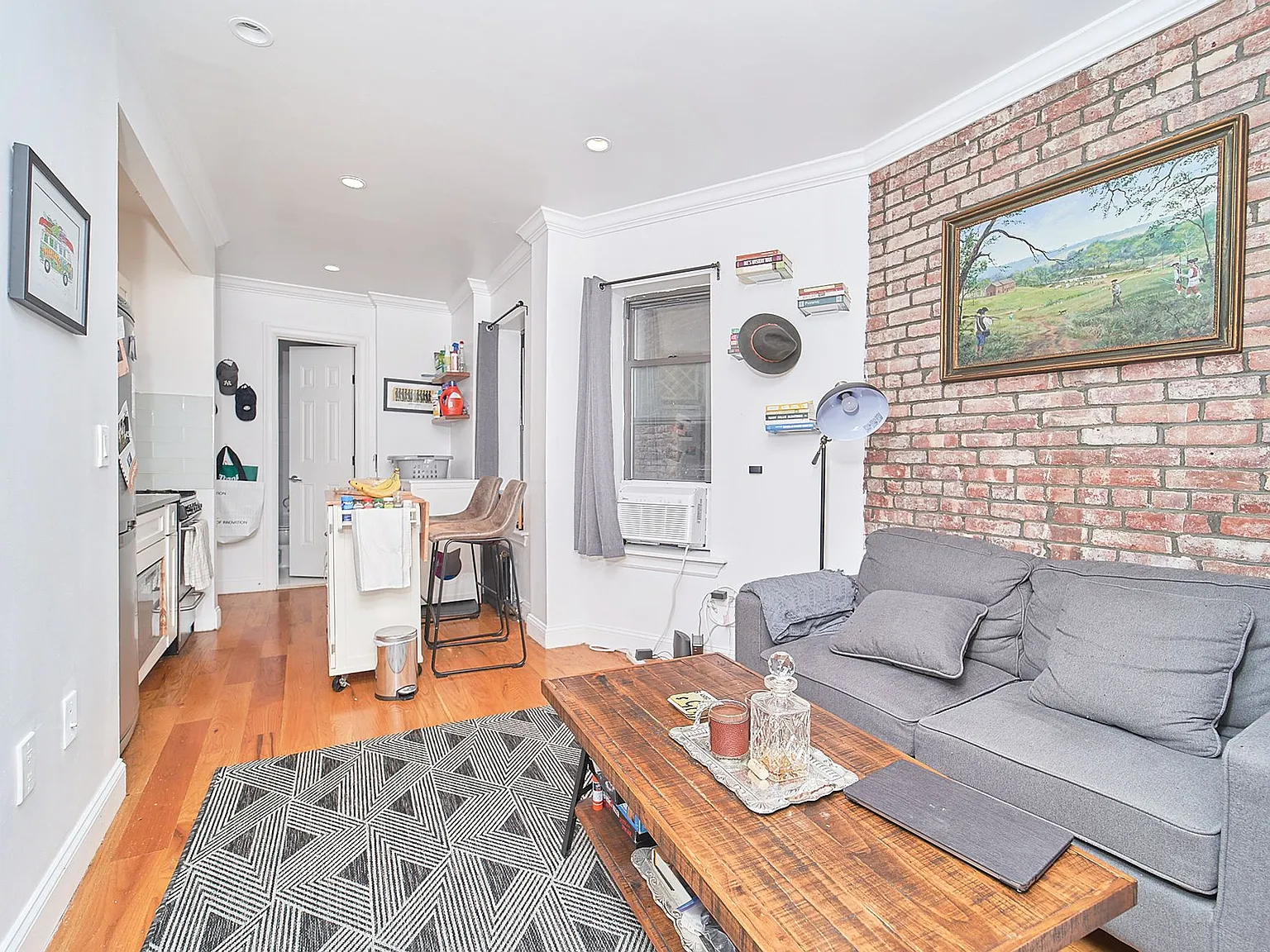 236 East 33rd Street — Photo 4