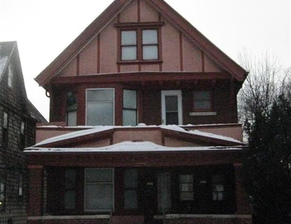 1st image of 1917-1919 S Layton Blvd
