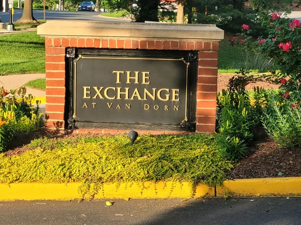 4850 Eisenhower Ave Unit 317, Alexandria, VA 22304