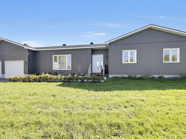 10664 Blaine Rd, North Dundas, ON K0E 1S0