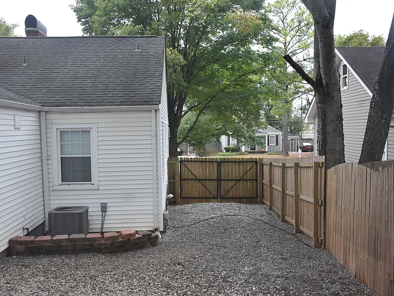 1919 Vanderbilt Cir SW — Photo 28